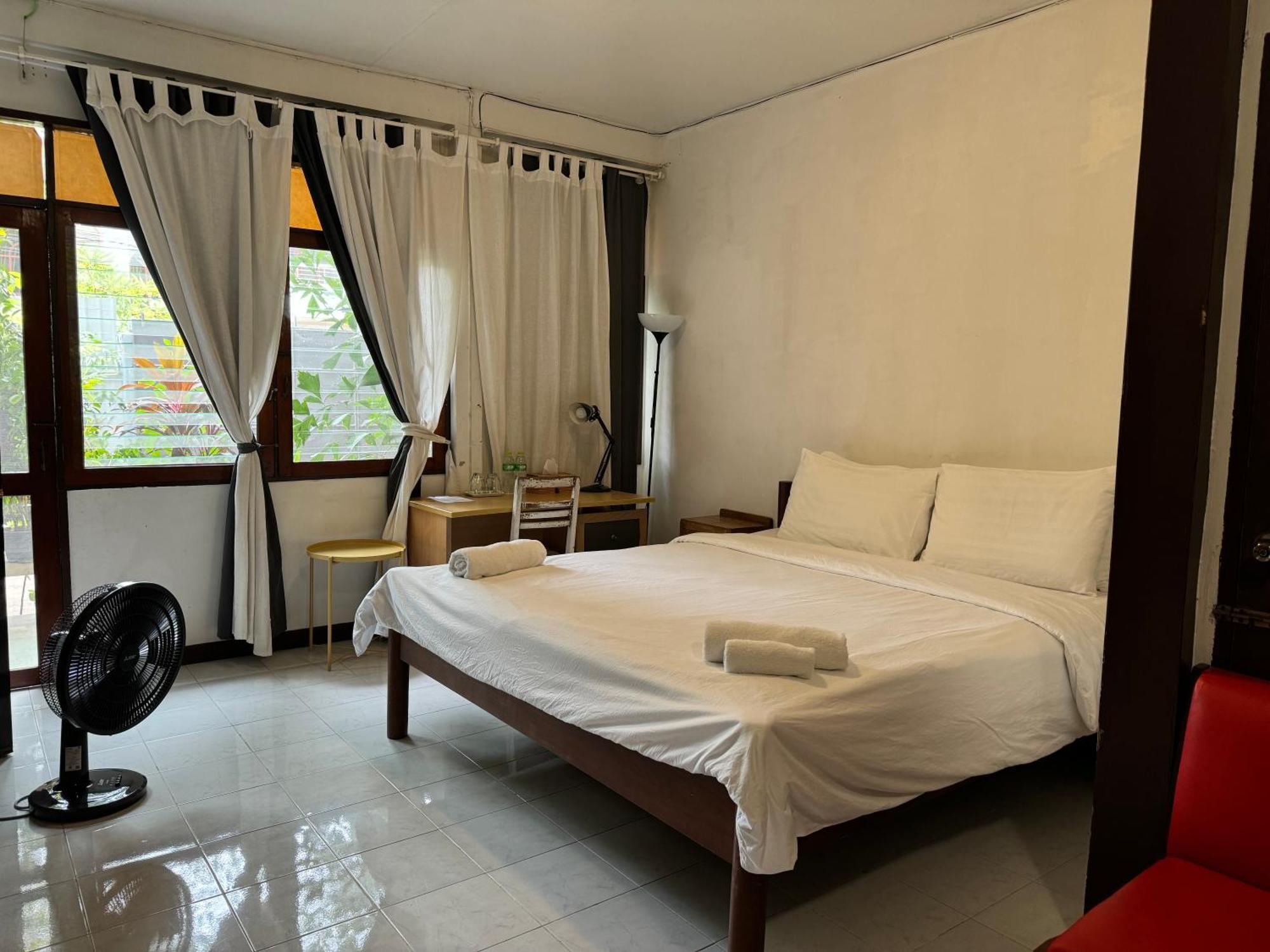 Many Trees Apartment Bangkok Exterior photo