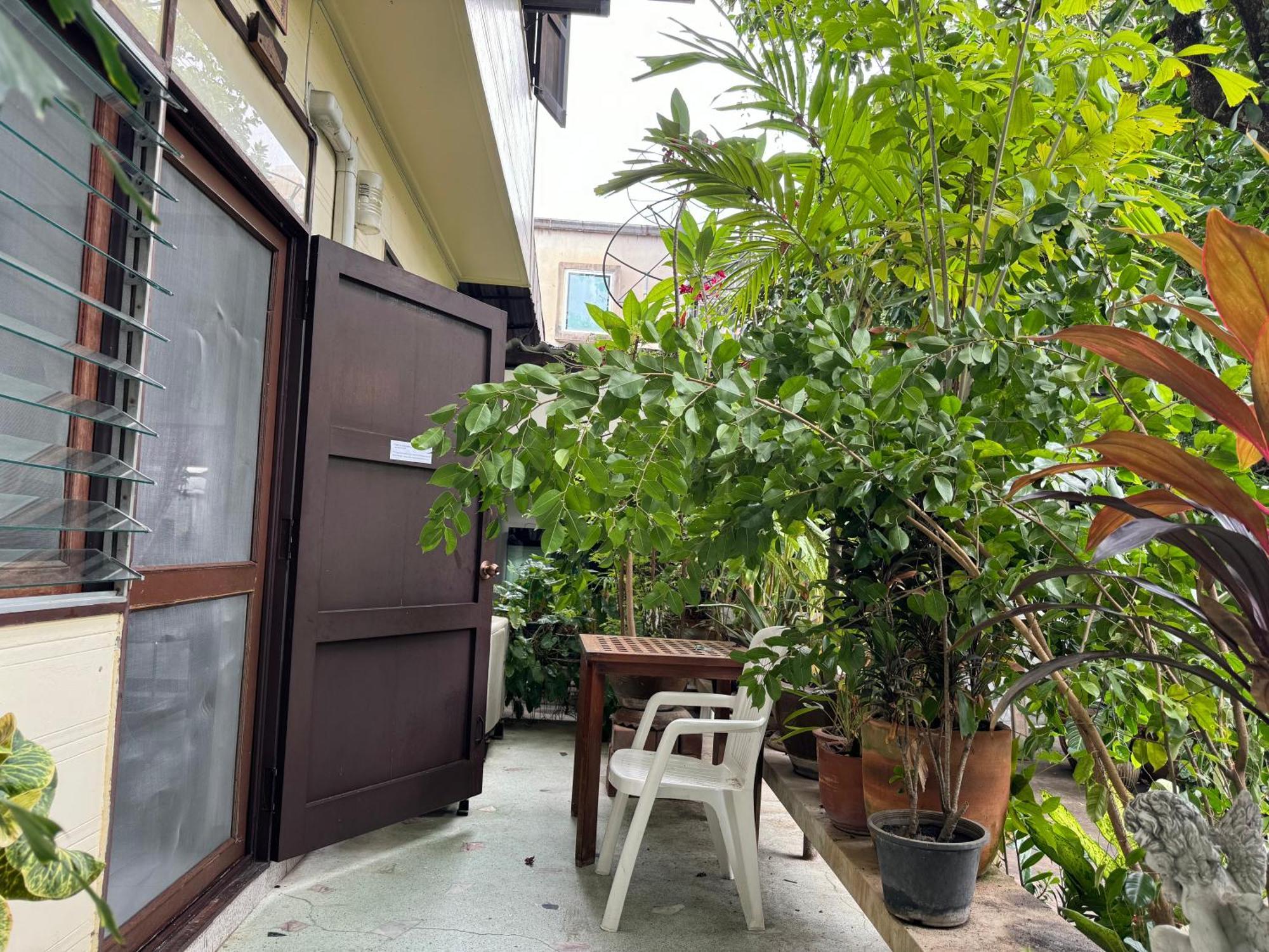 Many Trees Apartment Bangkok Exterior photo
