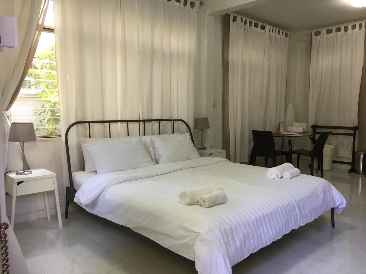 Many Trees Apartment Bangkok Exterior photo